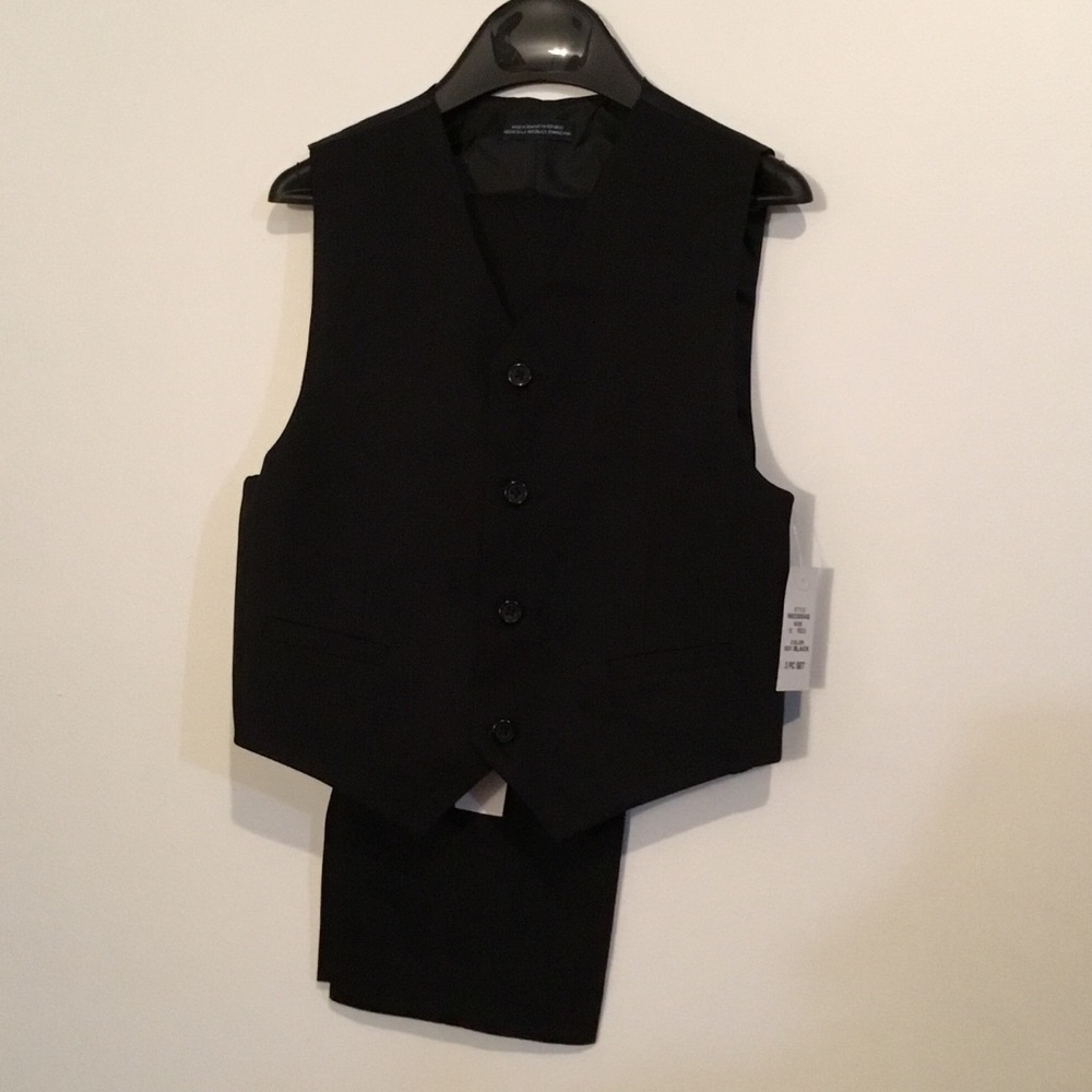 SALE💥 Three Piece Boy’s Suit